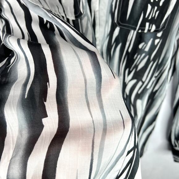 Calvin Klein B&W Abstract Stripe Semi Sheer Button Down Medium - Picture 5 of 7